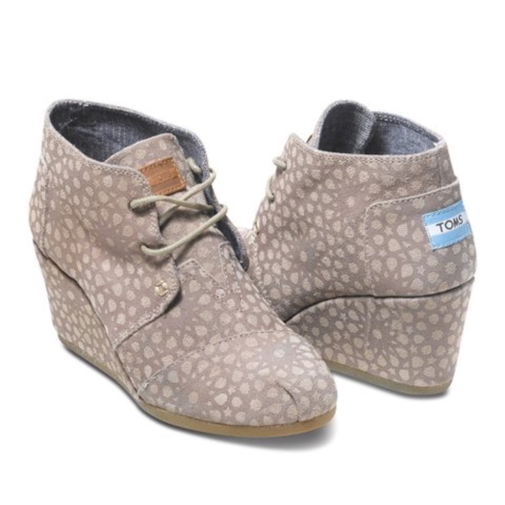TOMS Taupe Moroccan Desert Wedge NWT